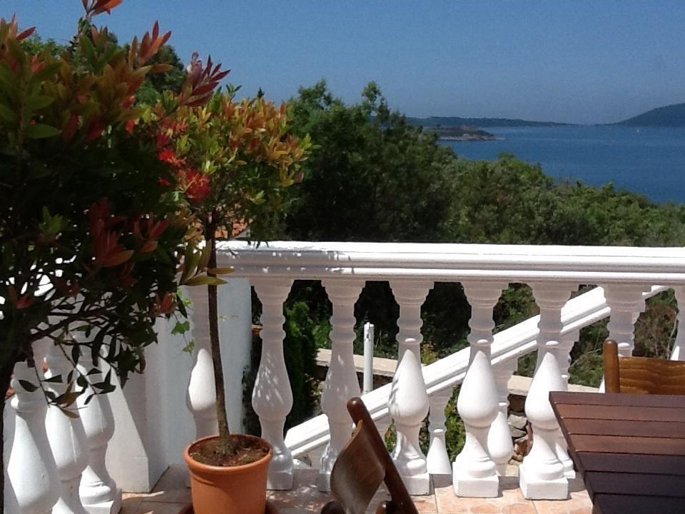 Villa Mirista لوستيكا الغرفة الصورة